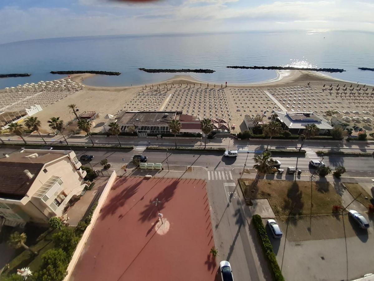 La Terrazza Sul Mare Daire Montesilvano Marina Dış mekan fotoğraf